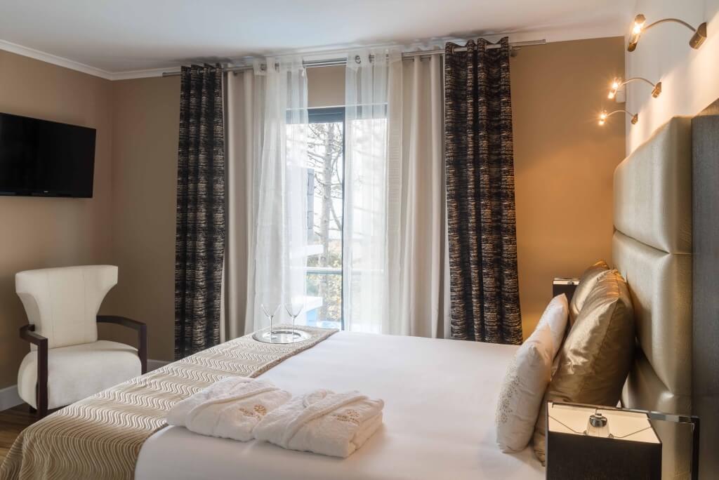 Elegant En-suite bedroom